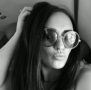 Meet your Posher, Judith