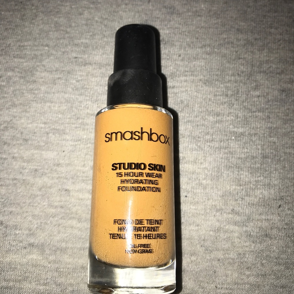 SmashBox Studio Skin Foundation in 3.2