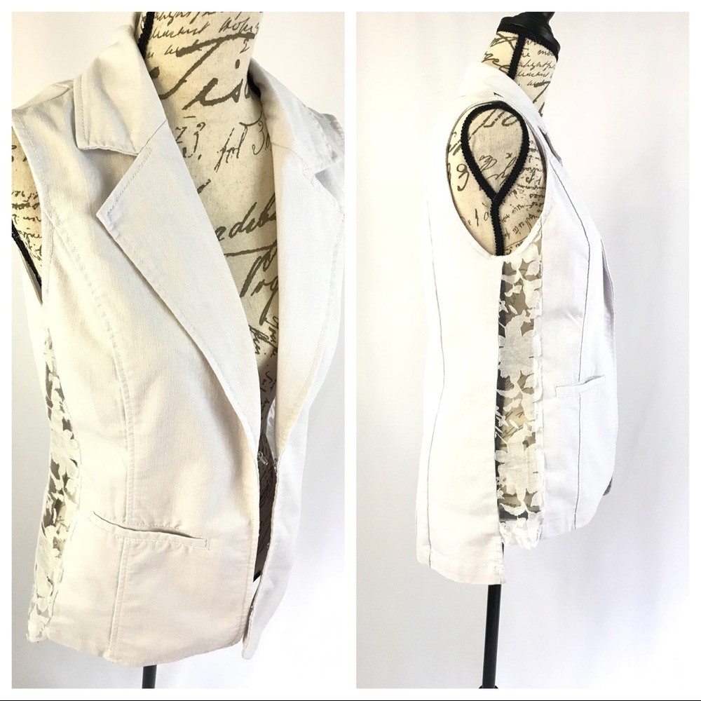 Live a little Off-White Sleeveless Blazer Cover