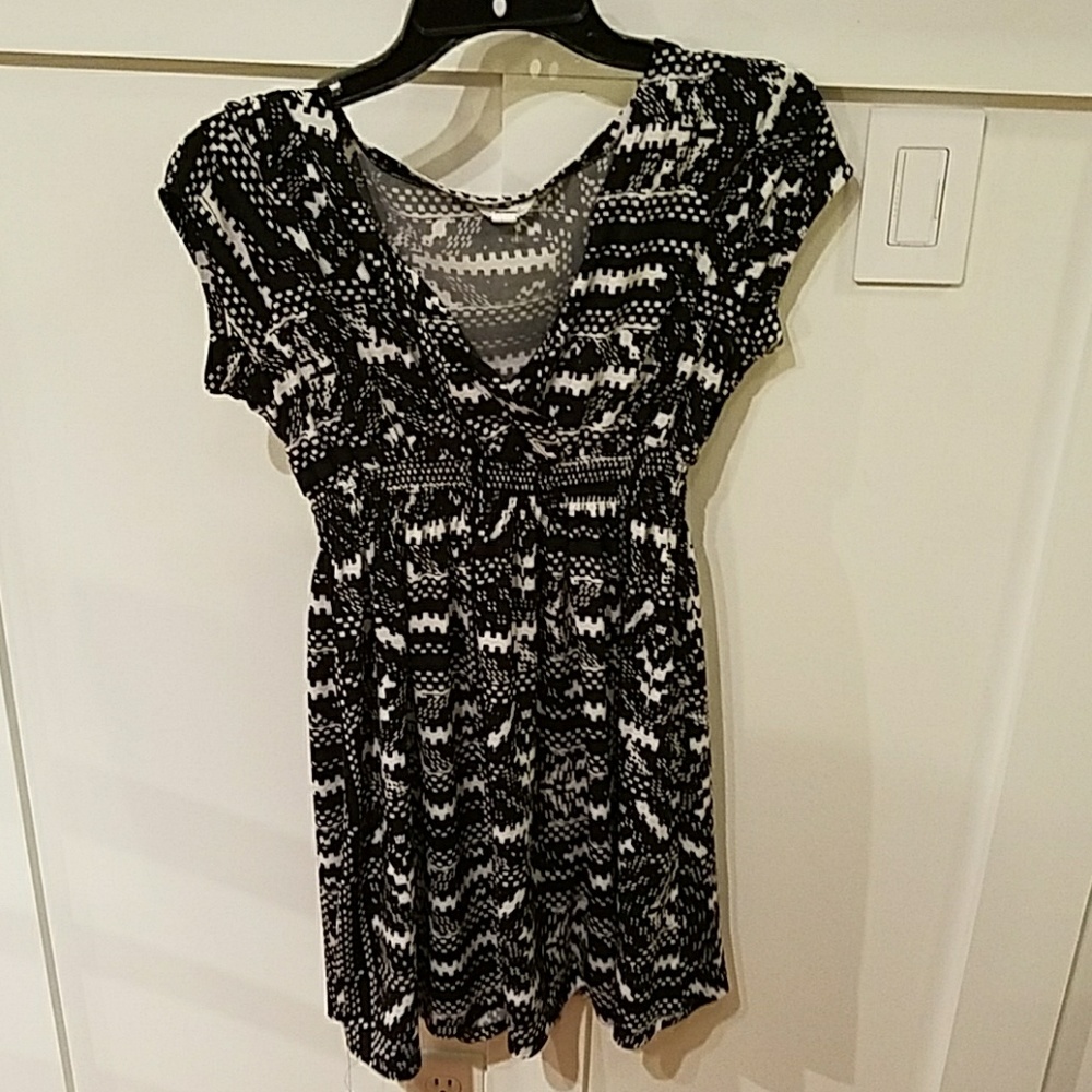Short black and white dress