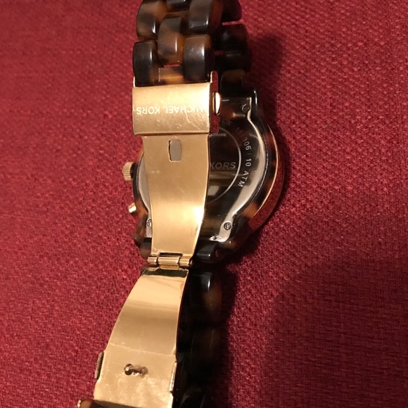 Tortoise shell Michael Kors watch - Picture 3 of 5