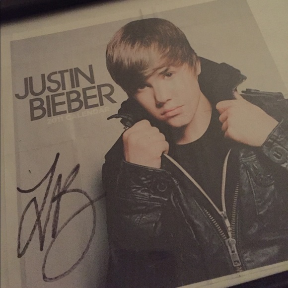 Justin Bieber Autograph - Picture 3 of 3