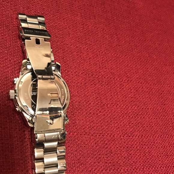 Silver Michael Kors watch - Picture 3 of 3
