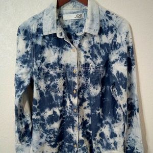 Acid wash blue button up