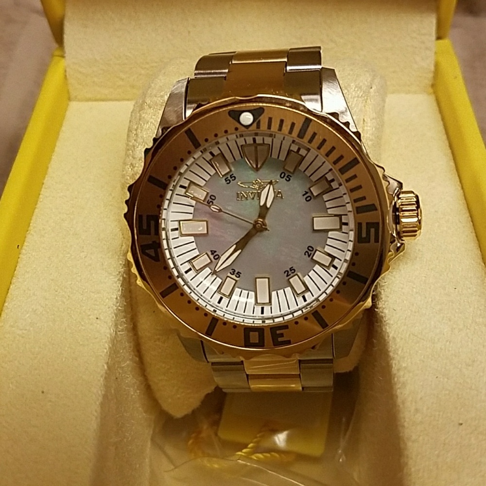 Free invicta waterproof case/with purchase