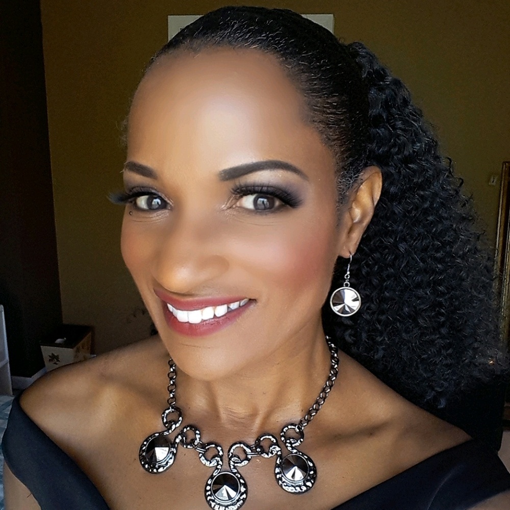 Meet your Posher, Sharice