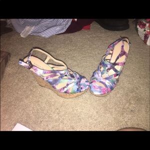 Women’s wedges and chunk heels