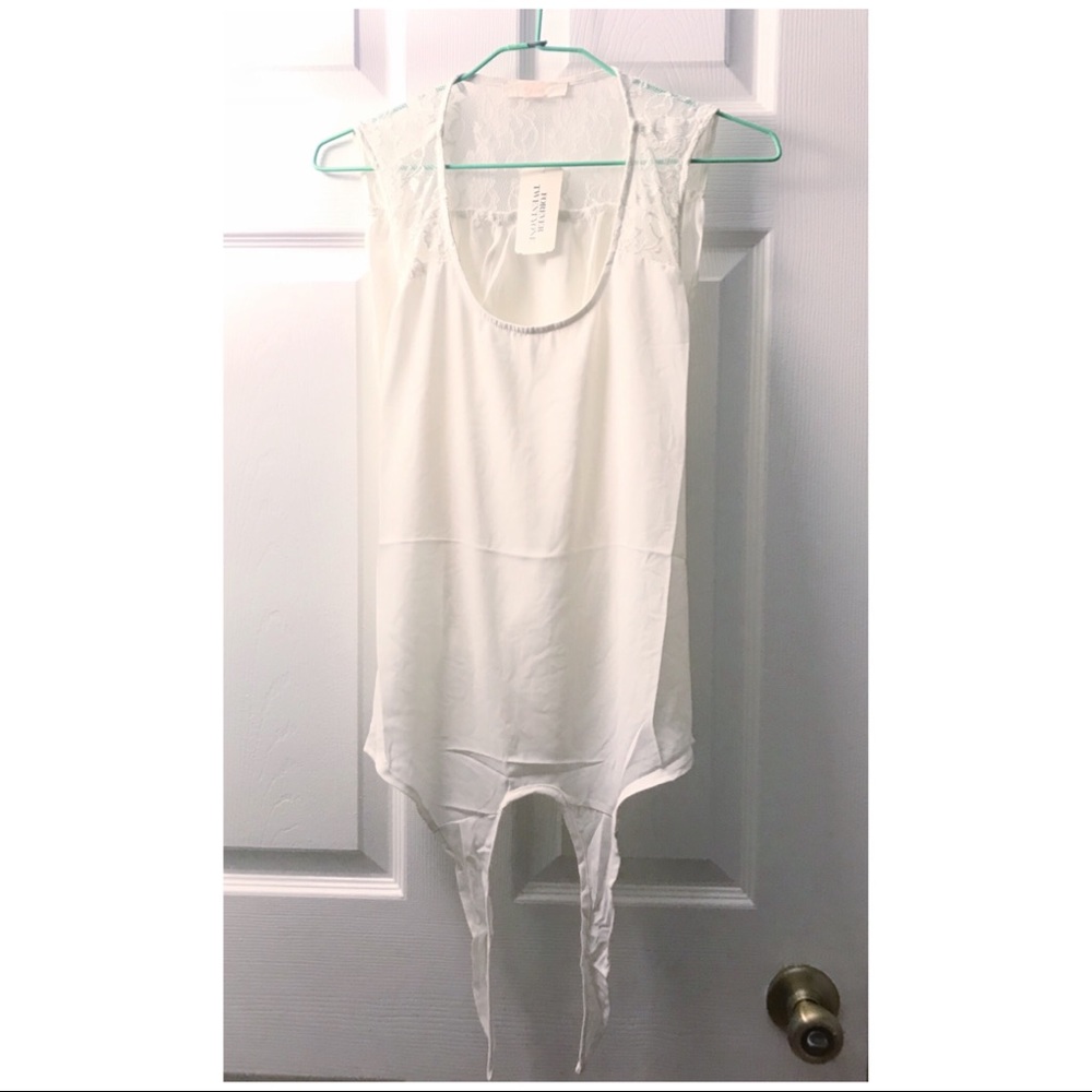 Cute top with lace detail