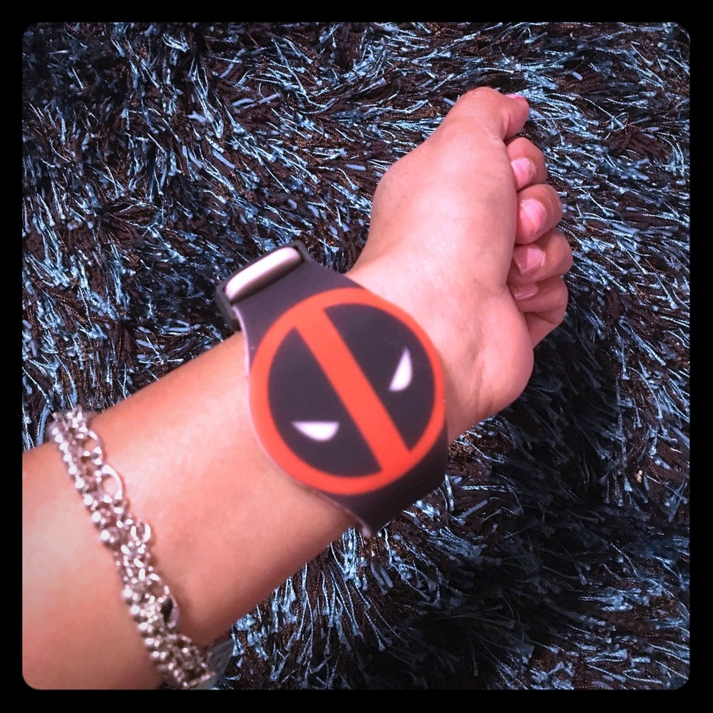 Hot Topic Dead Pool Watch ⌚️👍🏽👀