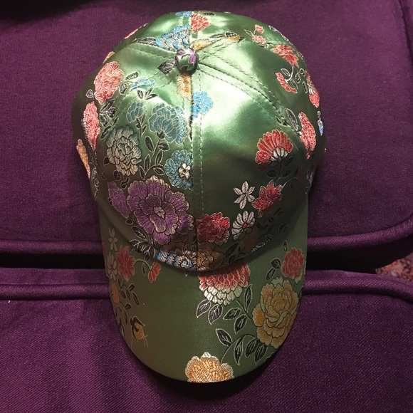 Green floral print hat - Picture 2 of 5