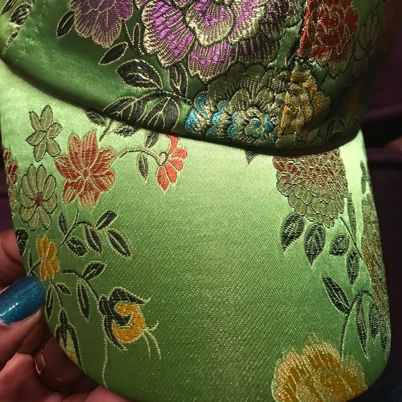 Green floral print hat - Picture 3 of 5
