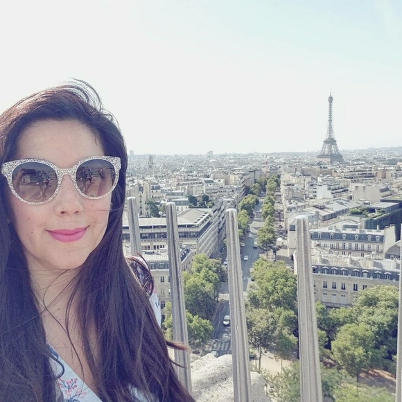 Meet your Posher, Jennifer - Picture 3 of 4