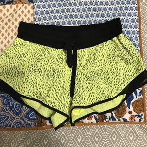 Lululemon hotty hot shorts size 6!