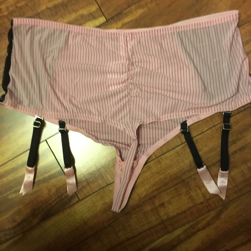 Fredericks Pink thong 2XL