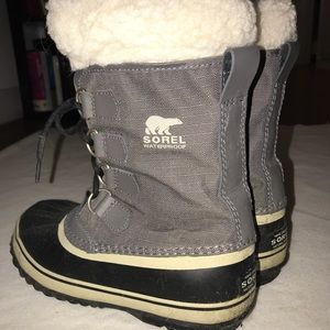 Sorel Winter Carnival Boots Gray, Size 6.5