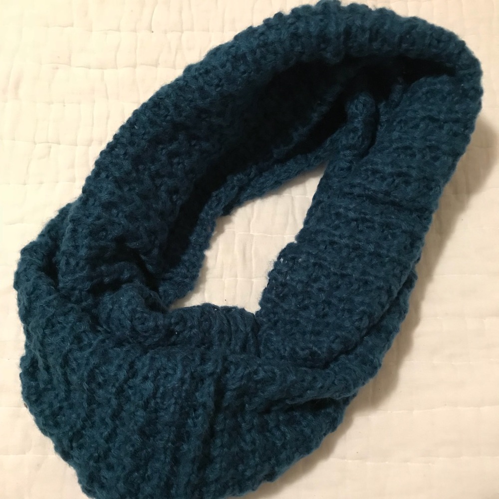 Teal infinity scarf
