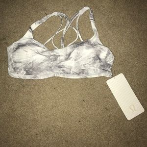 Lululemon sports bra