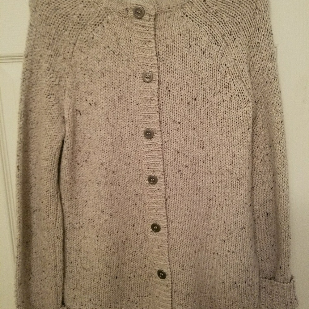 Kenar Tan women's sweater w/ cute button detail