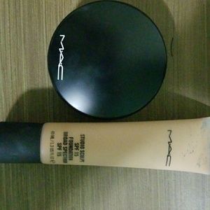 MAC foundation with mineralize skin finish