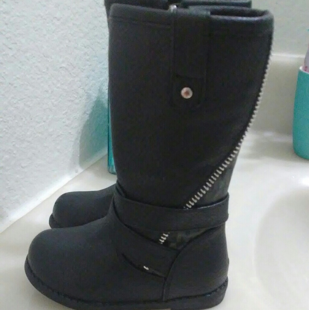 Lil girls MK boots