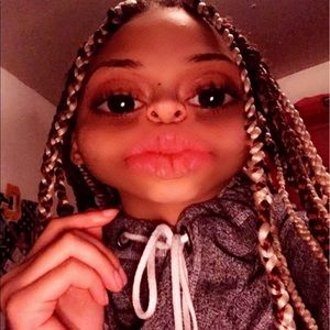 Meet your Posher, Bee