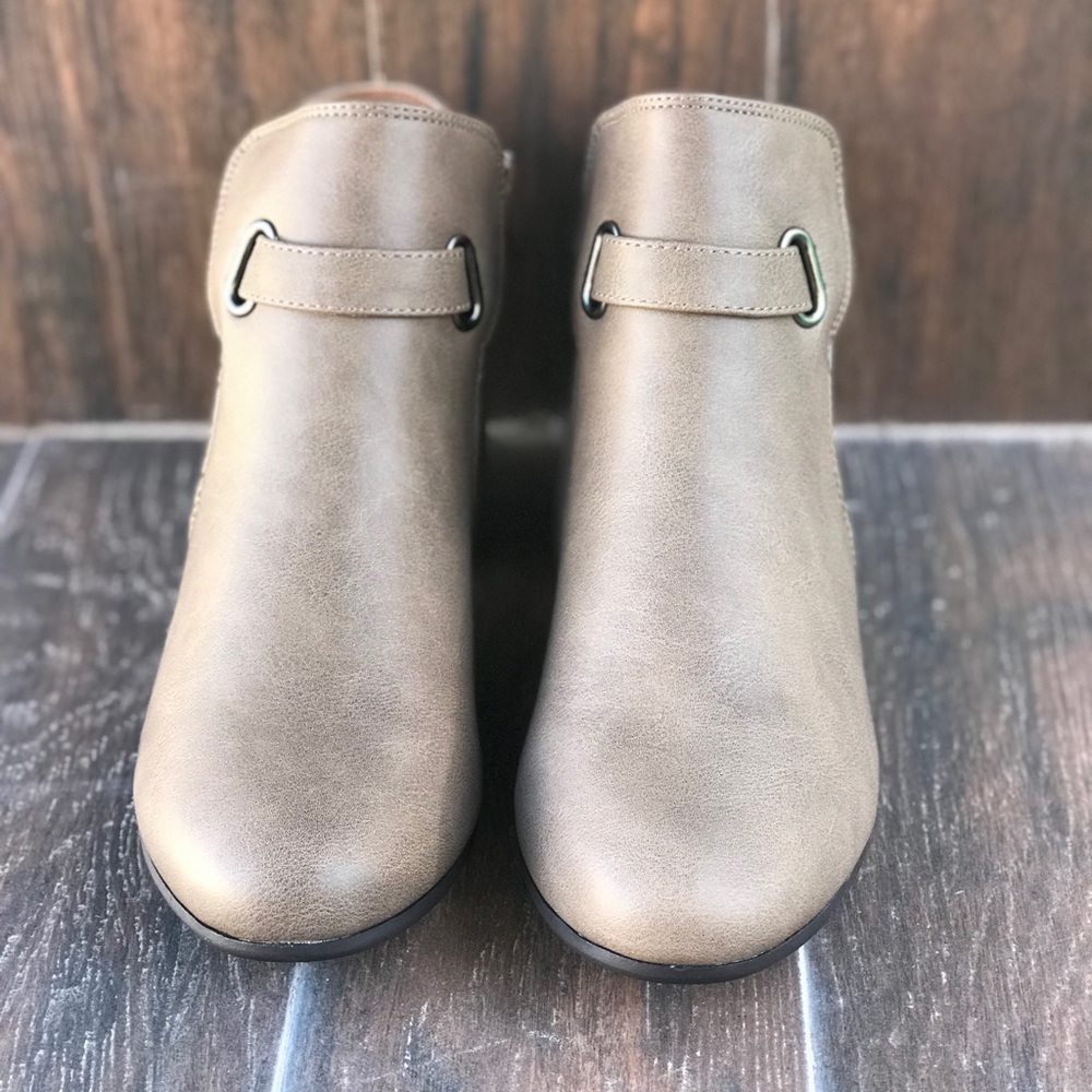 Distressed Taupe Chelsea Single Strap Side Boots - Picture 4 of 6