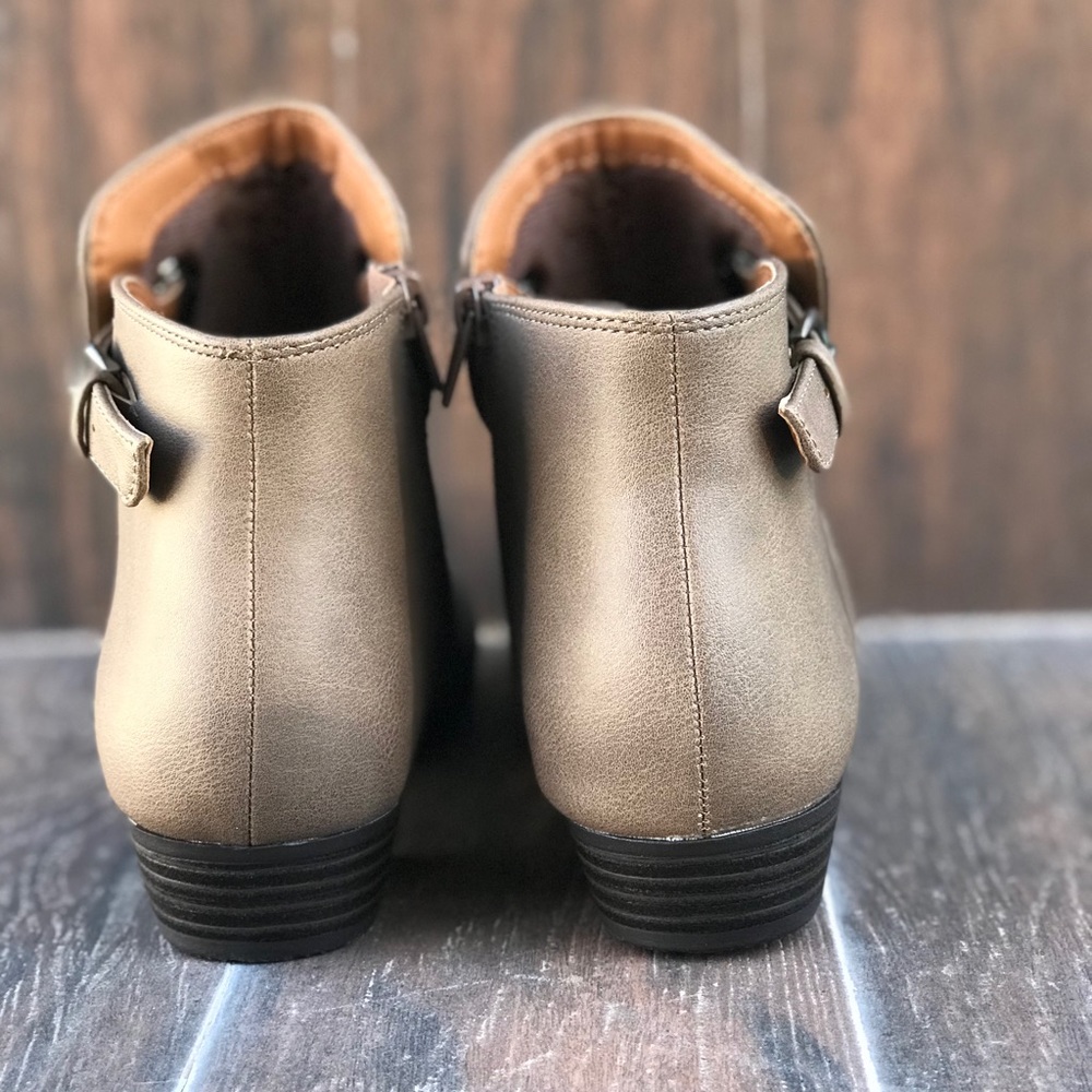 Distressed Taupe Chelsea Single Strap Side Boots - Picture 5 of 6