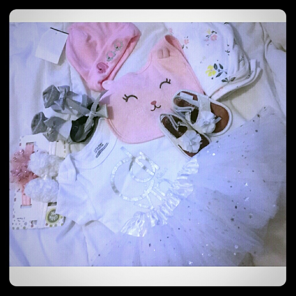 Size 6-12 Months Girls Clothing Set