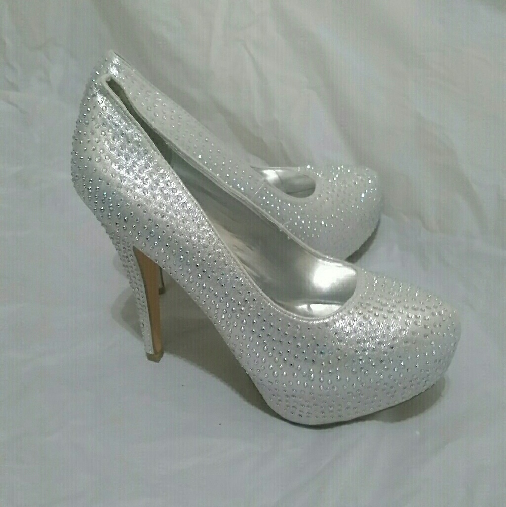 NWOT Diamond Studded Hidden Platform Stiletto's