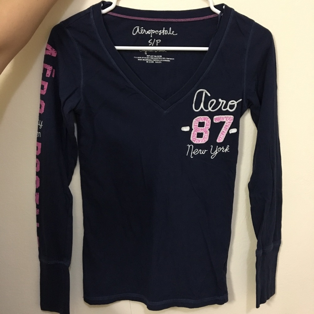 Navy v-neck longsleeves