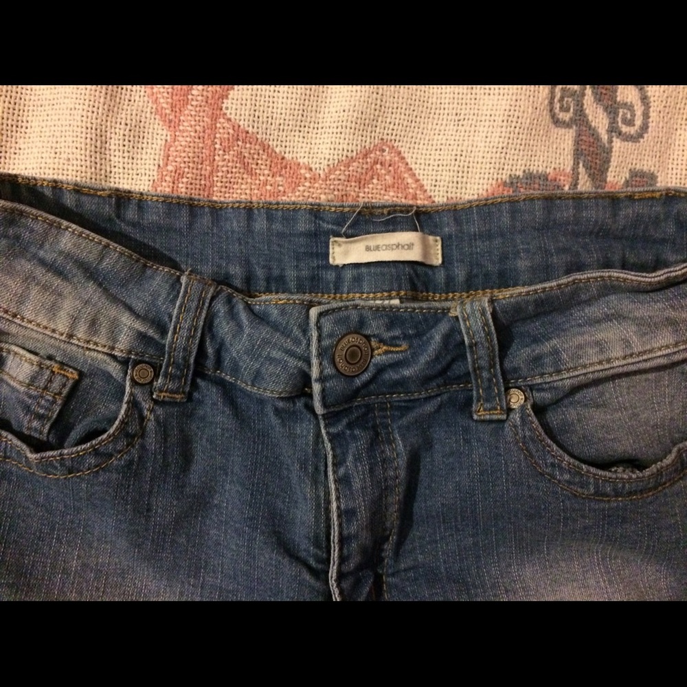 Shorts - Picture 2 of 2