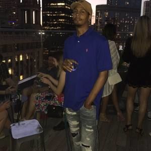 Meet your Posher, Aaron