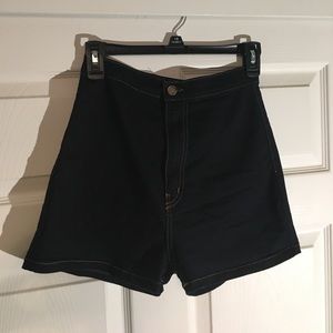 Fashion Nova highwaist shorts