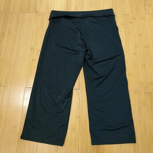 Under Armour capri length workout pants - Picture 2 of 3