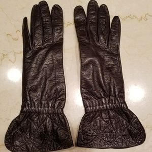 CHANEL BLACK LEATHER GLOVES SIZE 6