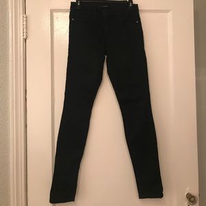 Women’s Black Joe’s Jeans in the Skinny Fit