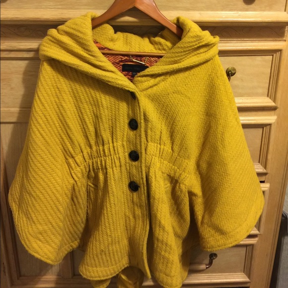 Steve Madden Must have Fall/ Winter poncho / coat - Picture 2 of 4