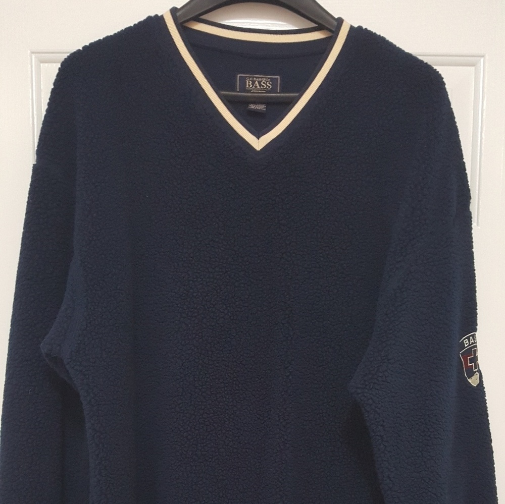 Men's pullover.
