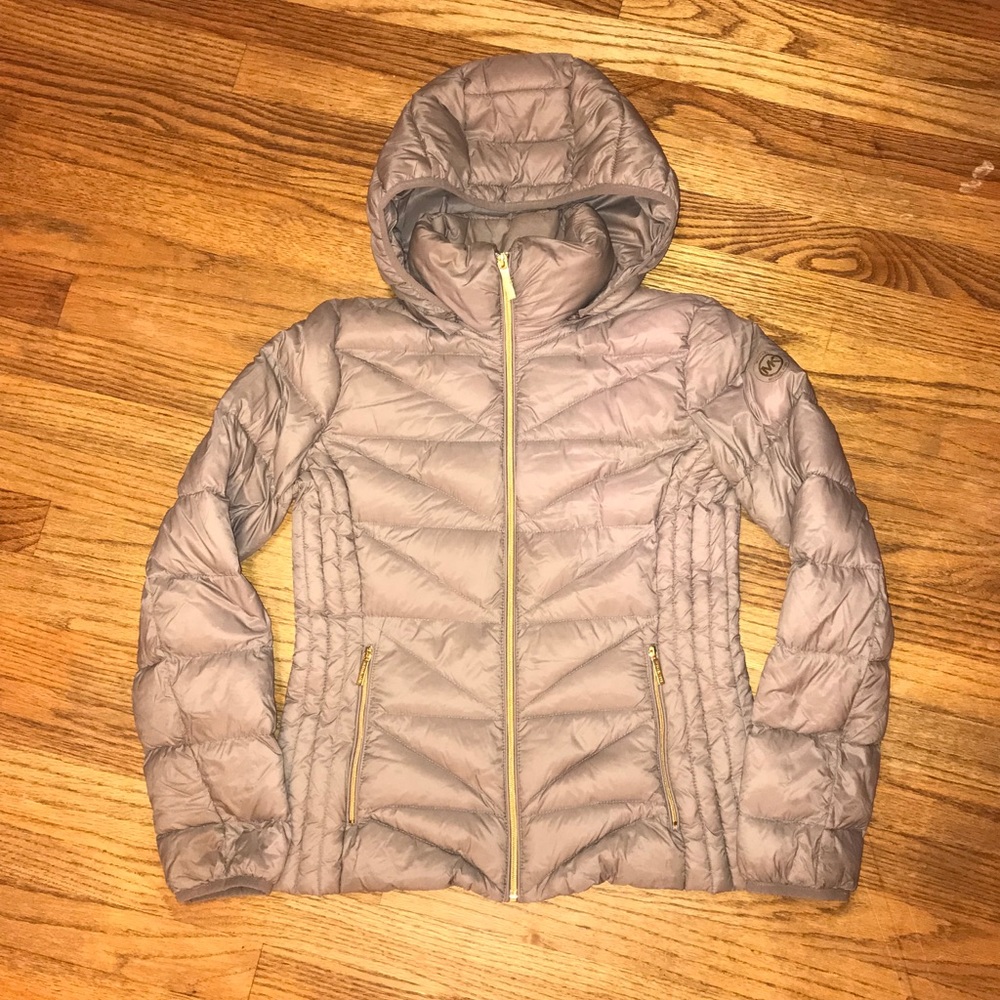 Michael Kors ULTRA LIGHT WEIGHT DOWN FILL coat ❄️