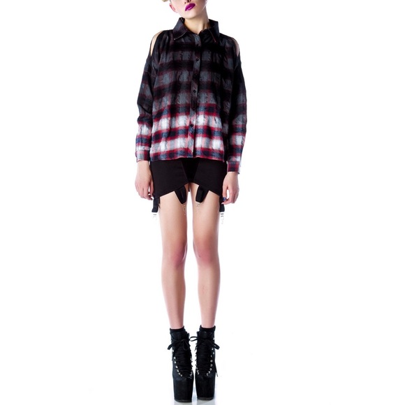 UNIF Downer Plaid Cold Shoulder Flannel - Picture 3 of 7
