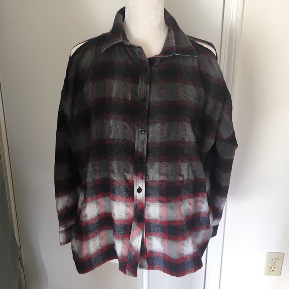UNIF Downer Plaid Cold Shoulder Flannel - Picture 4 of 7