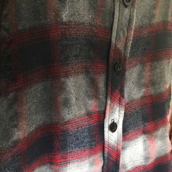 UNIF Downer Plaid Cold Shoulder Flannel - Picture 7 of 7