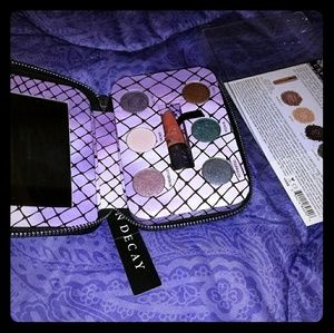 Urban Decay the Feminine Palette!!