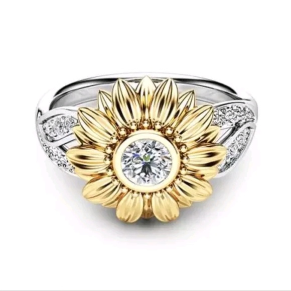 Sterling Silver Crystal Sunflower Ring *LAST ONE* - Picture 2 of 5