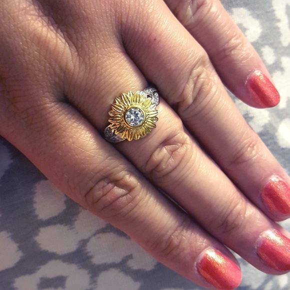 Sterling Silver Crystal Sunflower Ring *LAST ONE* - Picture 5 of 5