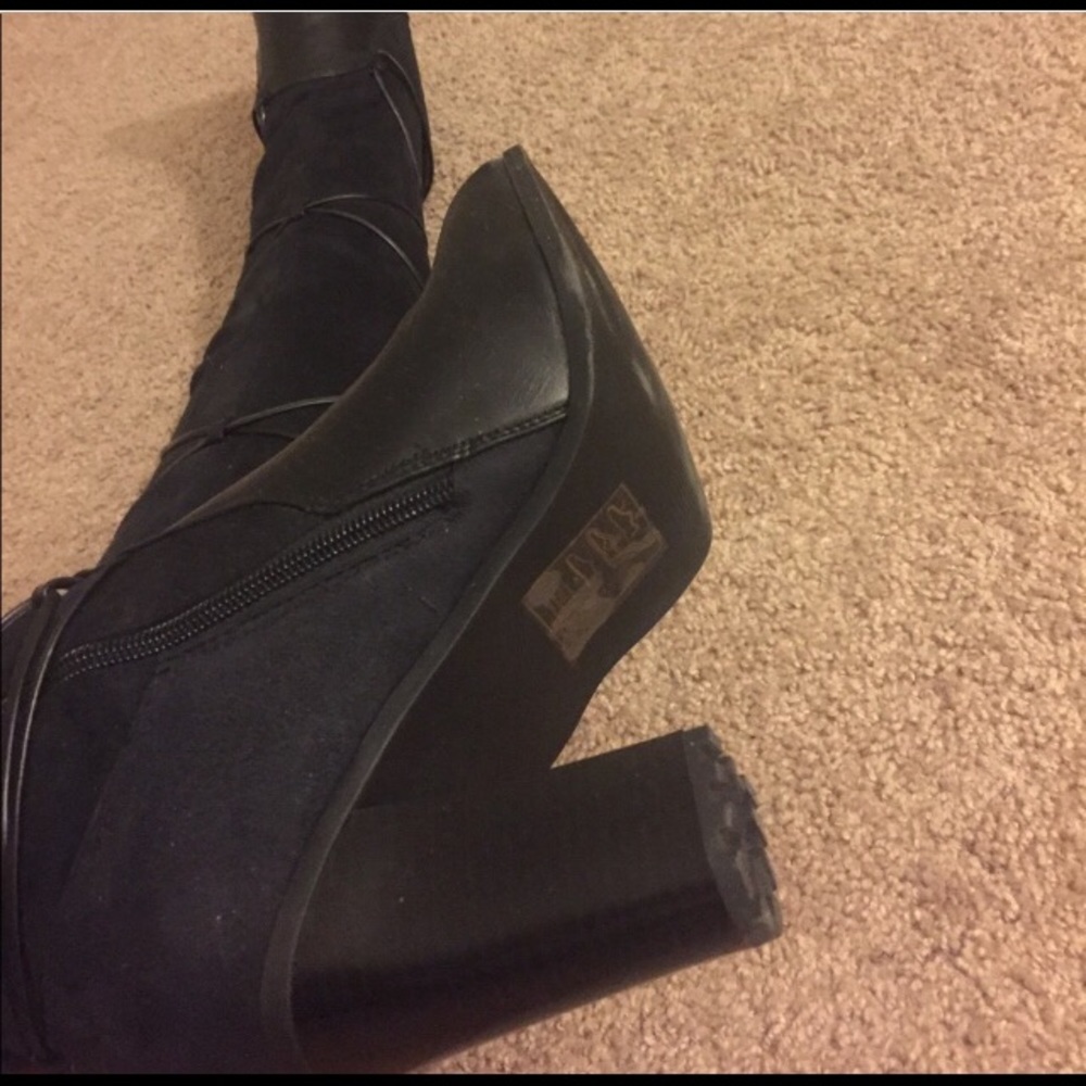Reserved: Suede Boots + Clothing Bundle - Picture 4 of 4