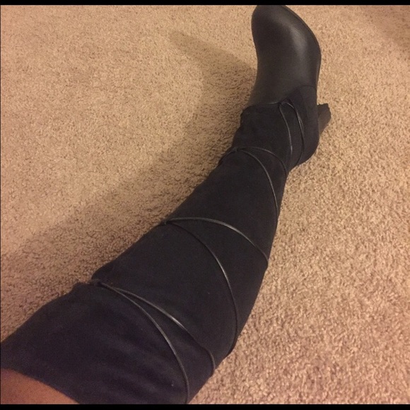 Reserved: Suede Boots + Clothing Bundle - Picture 3 of 4