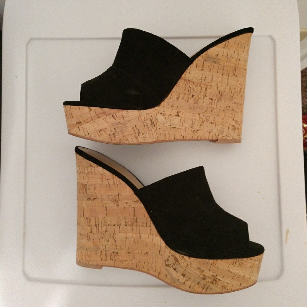 Black Wedges
