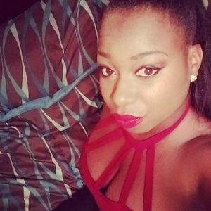 Meet your Posher, Dominique