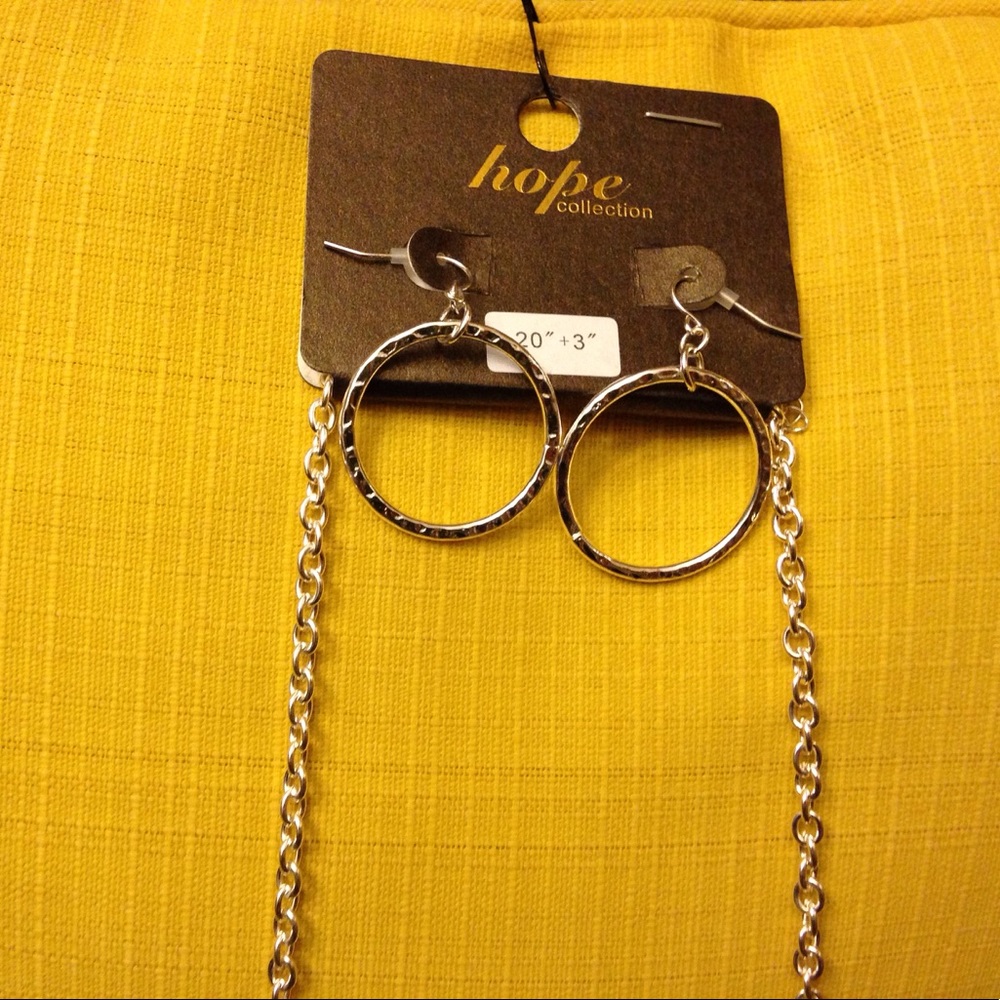 Necklace - Picture 2 of 3